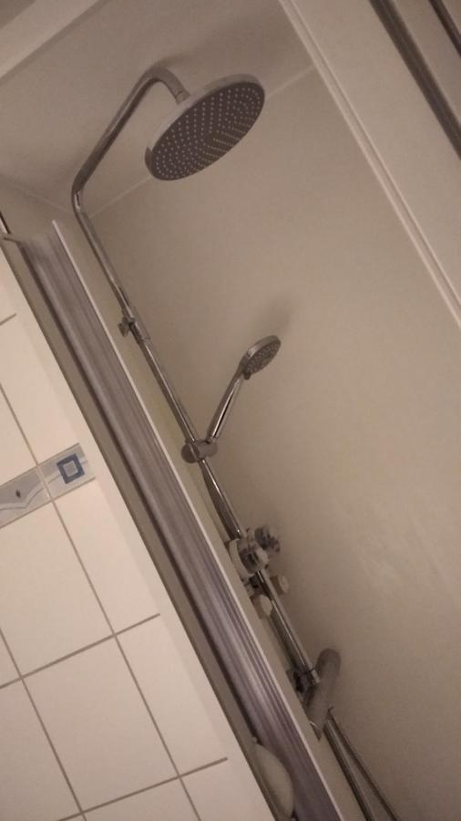 Sroom 118 And 119 In Center รอยท์ลิงเงน ภายนอก รูปภาพ