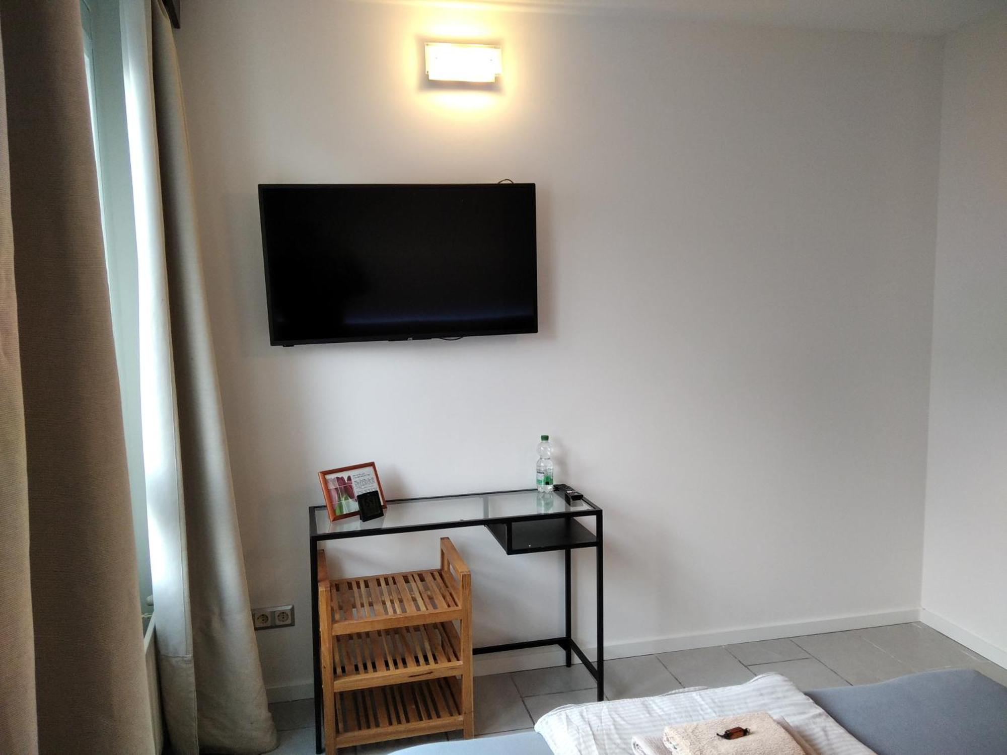 Sroom 118 And 119 In Center รอยท์ลิงเงน ภายนอก รูปภาพ