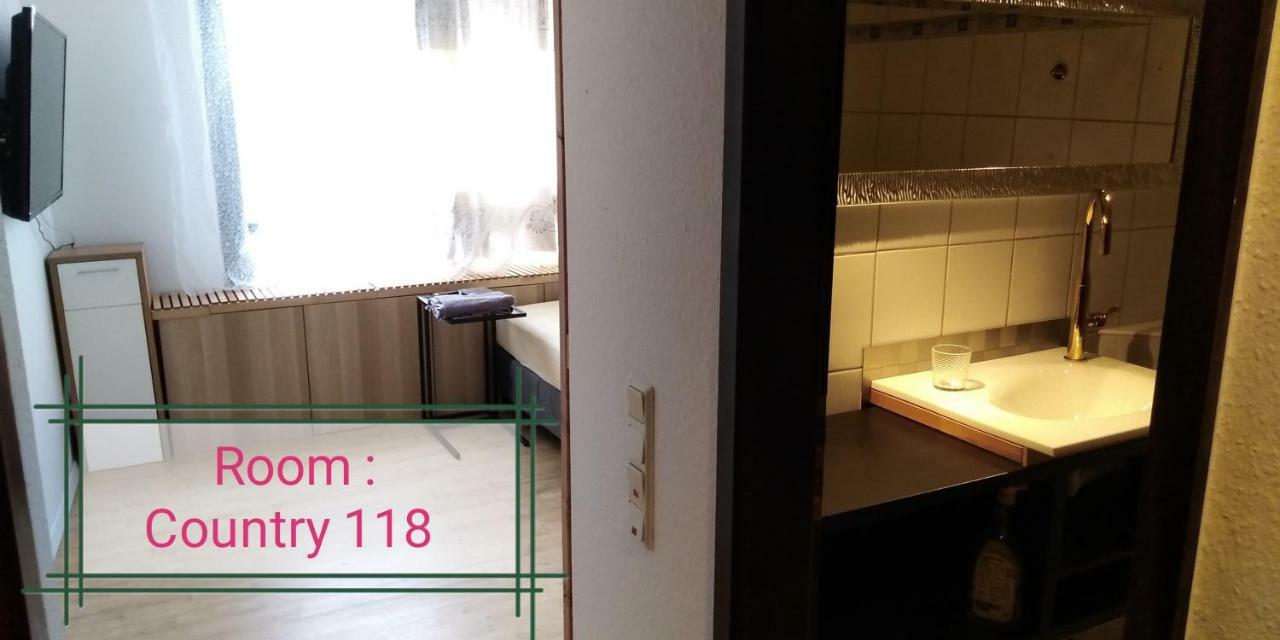 Sroom 118 And 119 In Center รอยท์ลิงเงน ภายนอก รูปภาพ