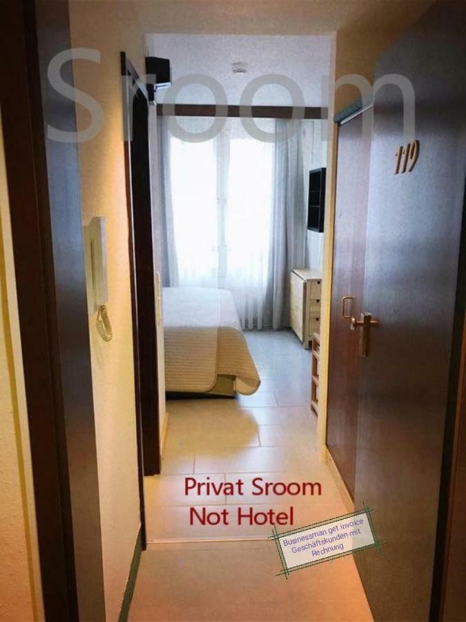 Sroom 118 And 119 In Center รอยท์ลิงเงน ภายนอก รูปภาพ